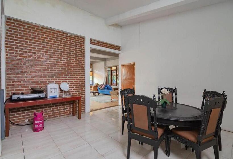 带1个卧室的别墅, Reddoorz Near Kampung Gajah 2