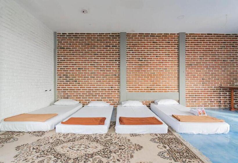 家庭间, Reddoorz Near Kampung Gajah 2