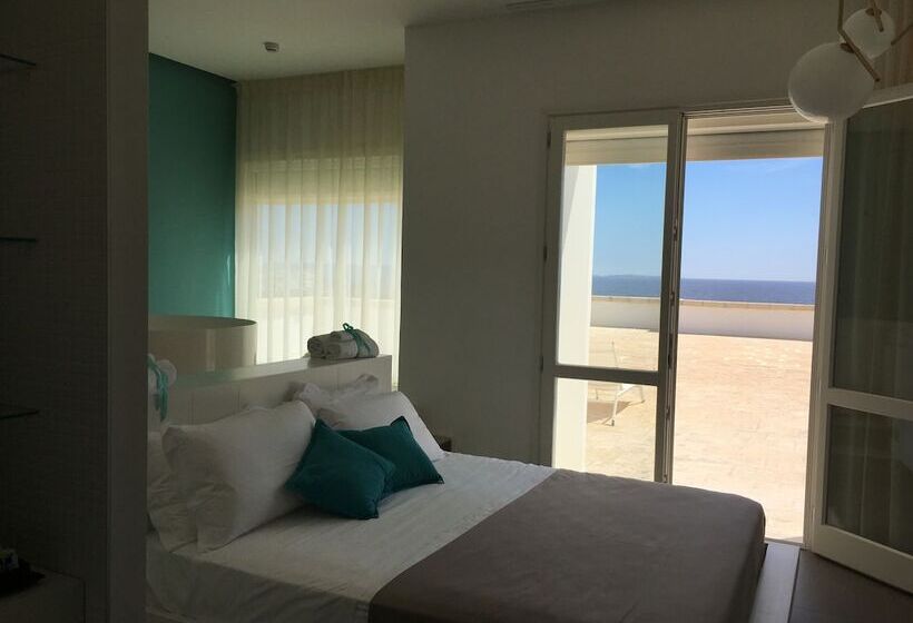 オーシャンビューのデラックストリプルルーム, Grand Hotel Riviera   Cdshotels