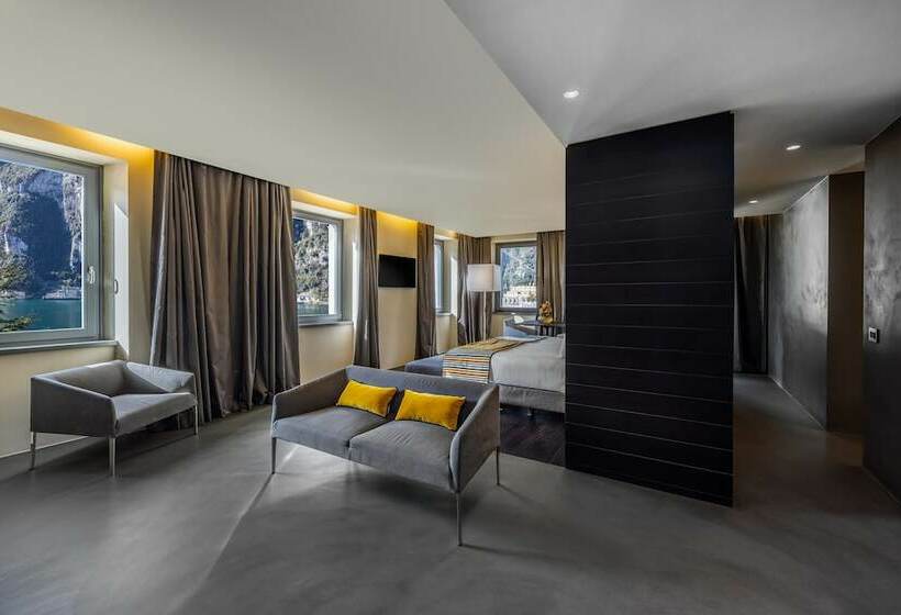 带河湖景观的轻年套房, Lido Palace   The Leading Hotels Of The World