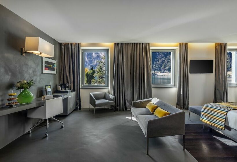 带河湖景观的轻年套房, Lido Palace   The Leading Hotels Of The World