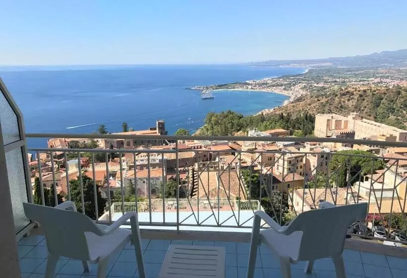 オーシャンビュースタンダードルームバルコニー付き, Mediterranee