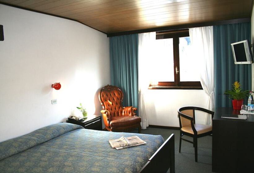 דירה קלאסית חדר שינה אחד, Mirella