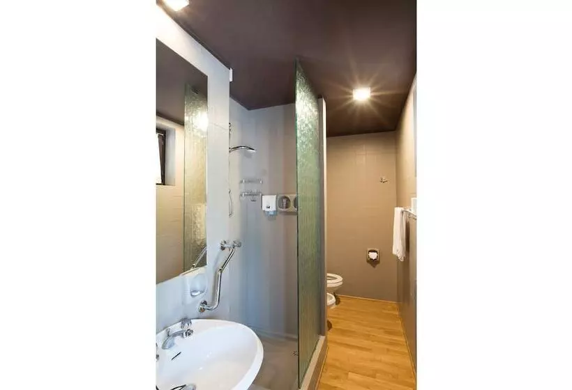 Standard Yhden Hengen Huone, Mirella