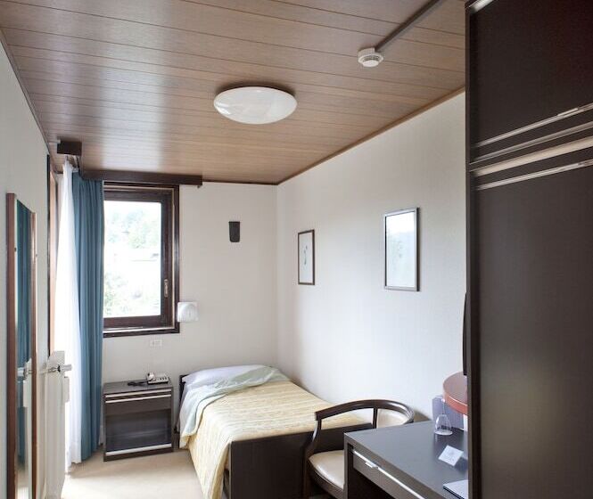 חדר סטנדרט יחיד, Mirella