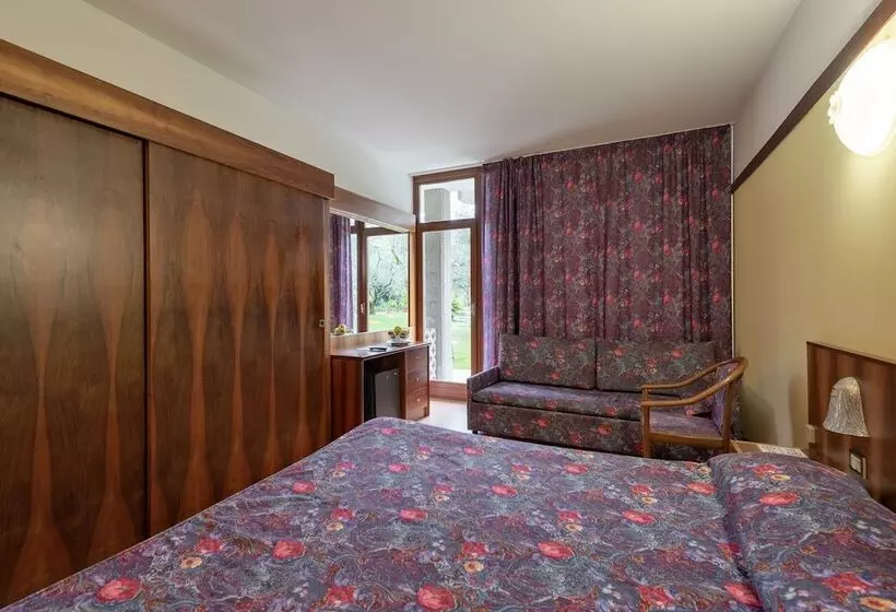 Standard-huone Allasnäkymä, Park Hotel Oasi