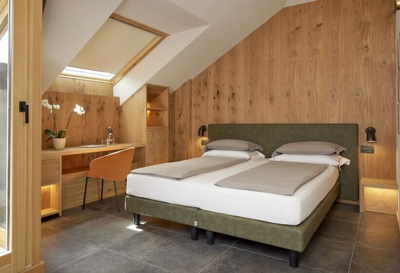 수피리어 룸, Rezia