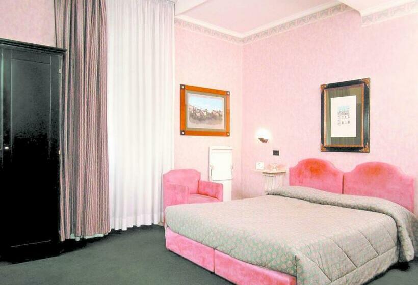 חדר סטנדרט לשלושה, Valle