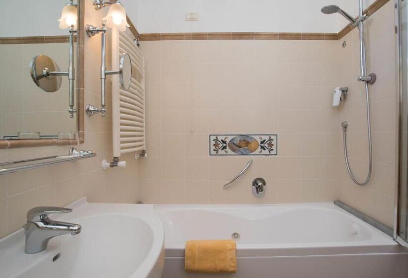 Camera Superiore con Terrazza, Villa Schuler