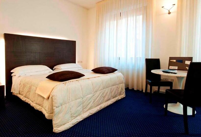 小型套房, Rechigi Hotel Adults Only