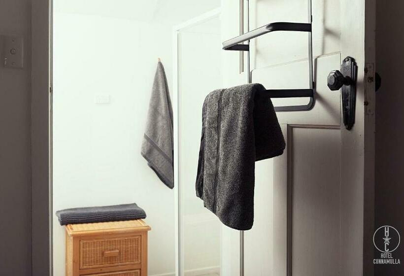 Номер Стандарт, Cunnamulla