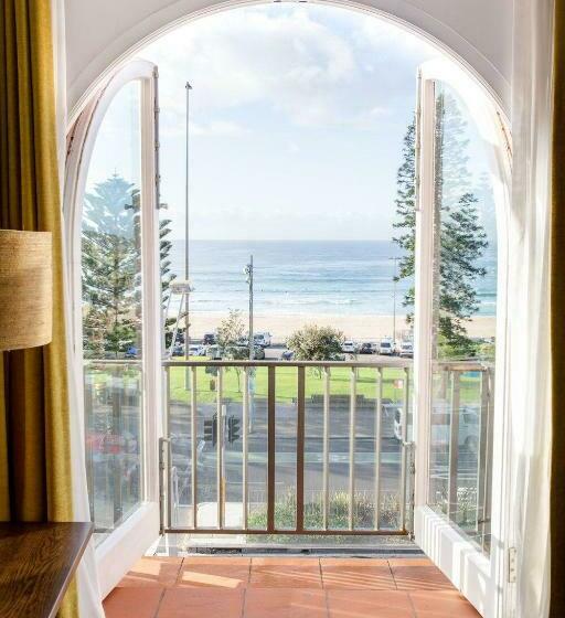 اتاق استاندارد با تخت بزرگ, Ravesis