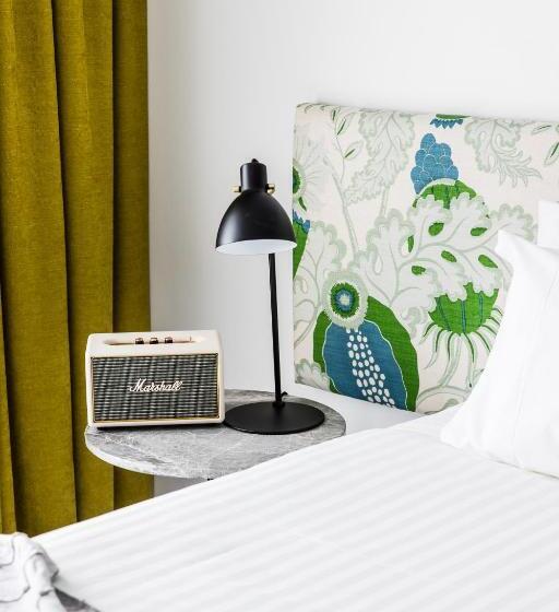 اتاق استاندارد با چشمانداز, Ravesis