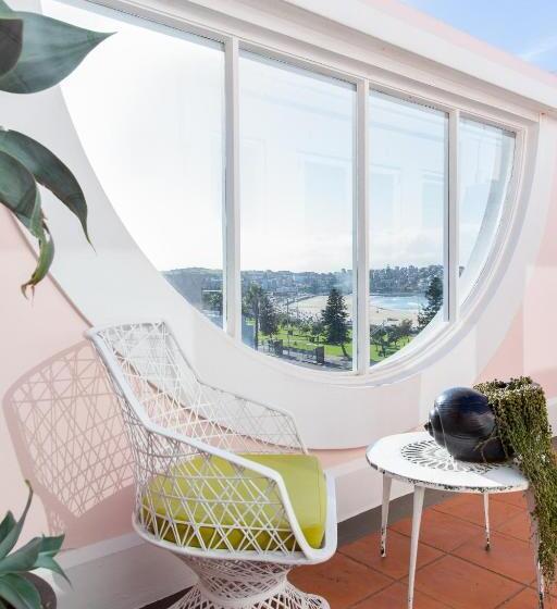 اتاق دلوکس با تخت کینگ و چشمانداز, Ravesis