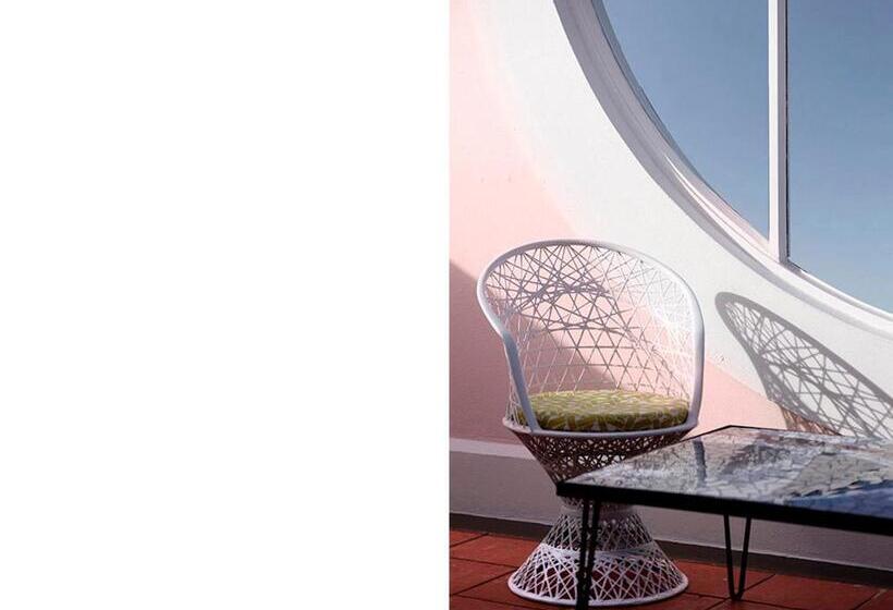 اتاق دلوکس با تخت کینگ و چشمانداز, Ravesis