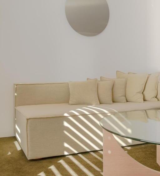 اتاق استاندارد با تخت دوبل, Ravesis