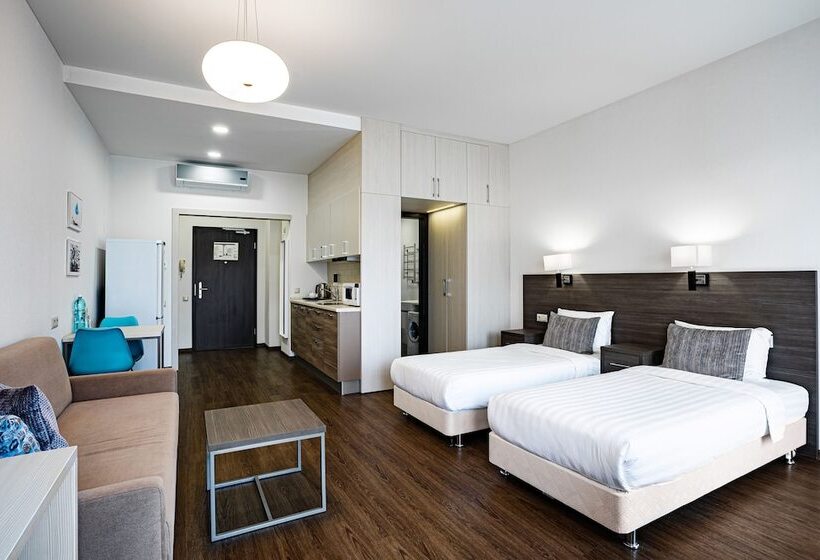 スタンダードルーム, Ramada Hotel & Suites By Wyndham Novosibirsk Zhukovka