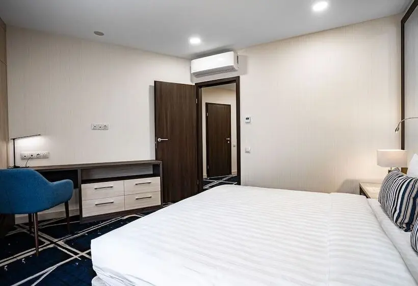 اتاق کلاس بیزنس, Ramada Hotel & Suites By Wyndham Novosibirsk Zhukovka