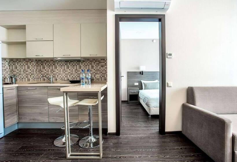 ビジネスルーム, Ramada Hotel & Suites By Wyndham Novosibirsk Zhukovka