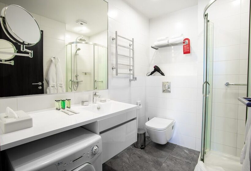 スイート, Ramada Hotel & Suites By Wyndham Novosibirsk Zhukovka