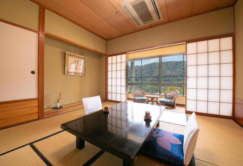 חדר סטנדרט, Iwakuni Kokusai Kanko