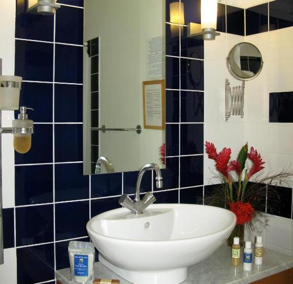 اتاق لوکس با بالکن و چشمانداز دریا, Mockingbird Hill