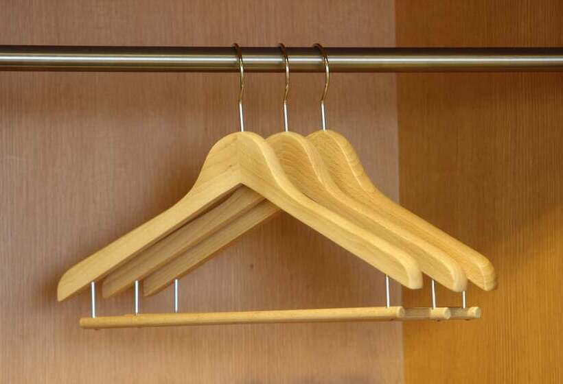 اتاق اکونومی, Nakajimaya Grand