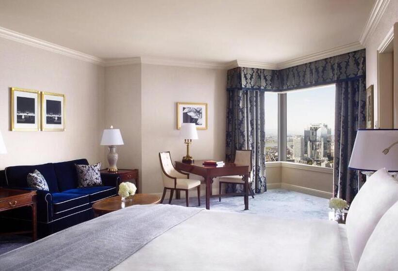 带大床的小型套房, The Ritzcarlton, Osaka