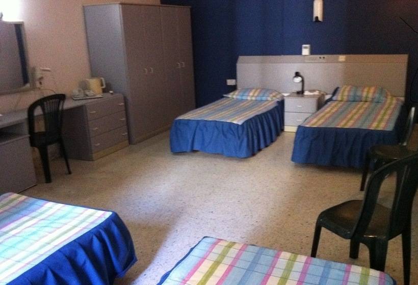 اتاق استاندارد چهار تخته, Roma