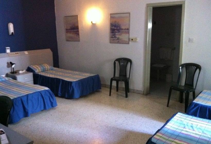 اتاق استاندارد چهار تخته, Roma