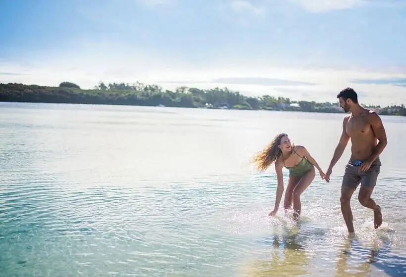 اتاق استاندارد با چشم‌انداز, Shandrani Beachcomber Resort & Spa