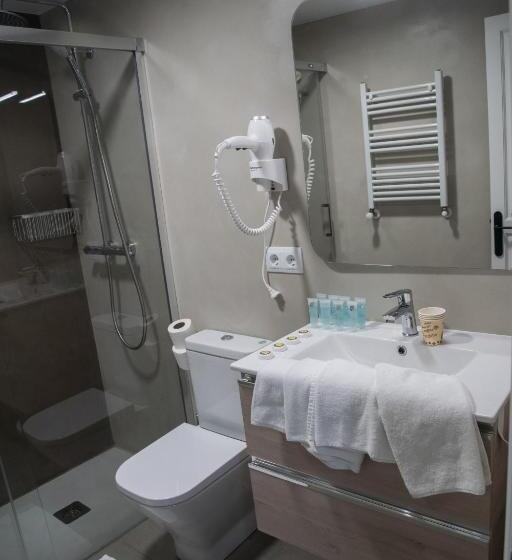 家庭间, Posada De Roncesvalles