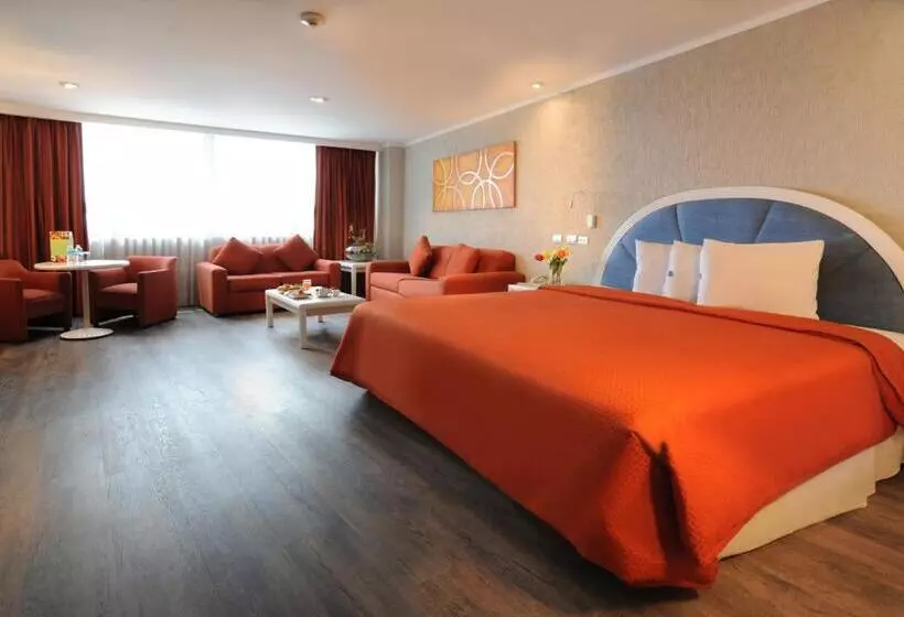 ジュニアスイート, Benidorm