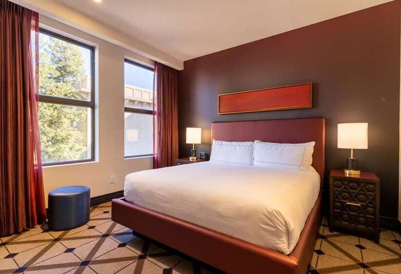 اتاق استاندارد با تخت بزرگ, Hilton San Luis Potosi