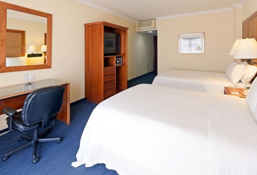 Номер Стандарт 2 Двуспальные Кровати, Holiday Inn Express Oaxaca Centro Historico, An Ihg