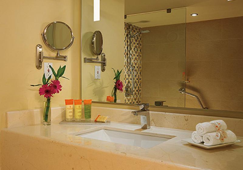 חדר דלוקס צדדי נוף לים, Sunscape Puerto Vallarta Resort