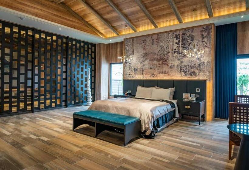 اتاق راحتی, Aquarius Motel