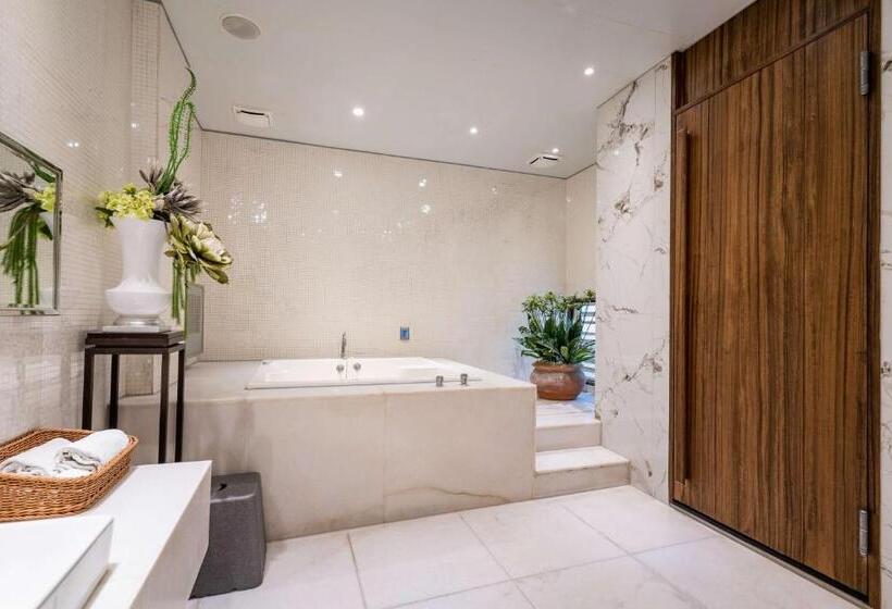 اتاق سوپریور, Aquarius Motel