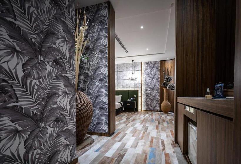 اتاق سوپریور, Aquarius Motel