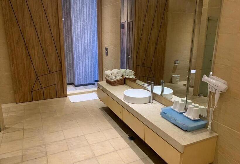 اتاق استاندارد چهار تخته, Aquarius Motel