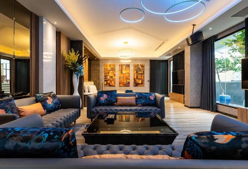 اتاق استاندارد با چشمانداز استخر, Aquarius Motel