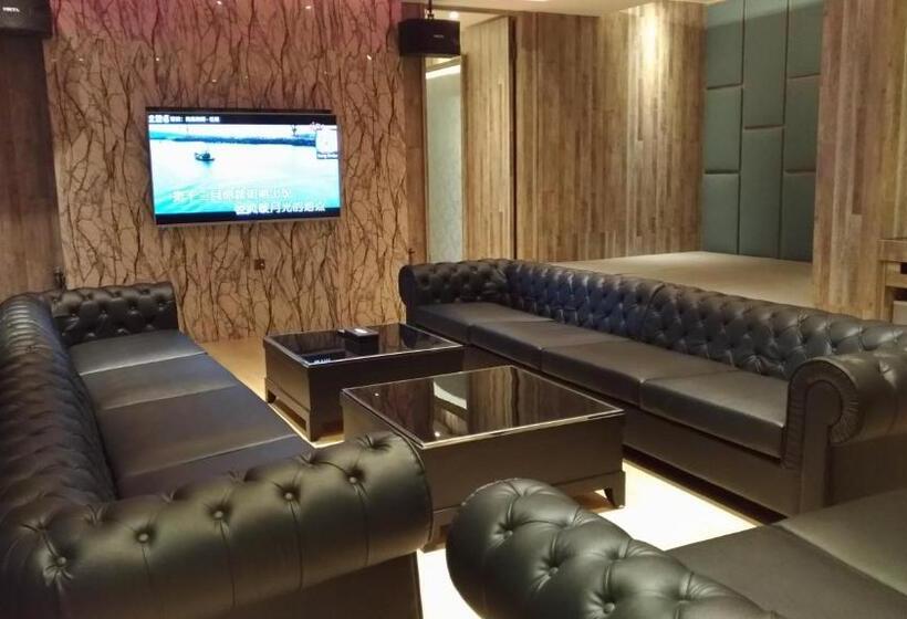 اتاق لوکس با تخت بزرگ, Aquarius Motel