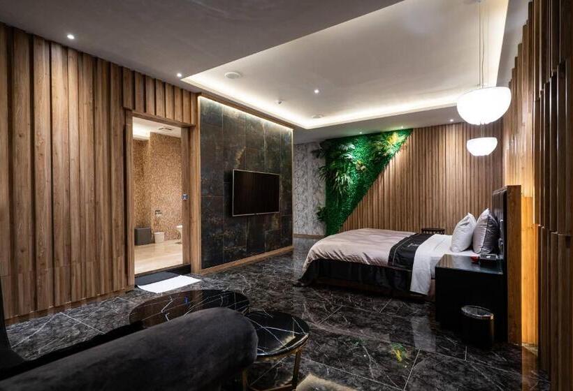 اتاق استاندارد, Aquarius Motel