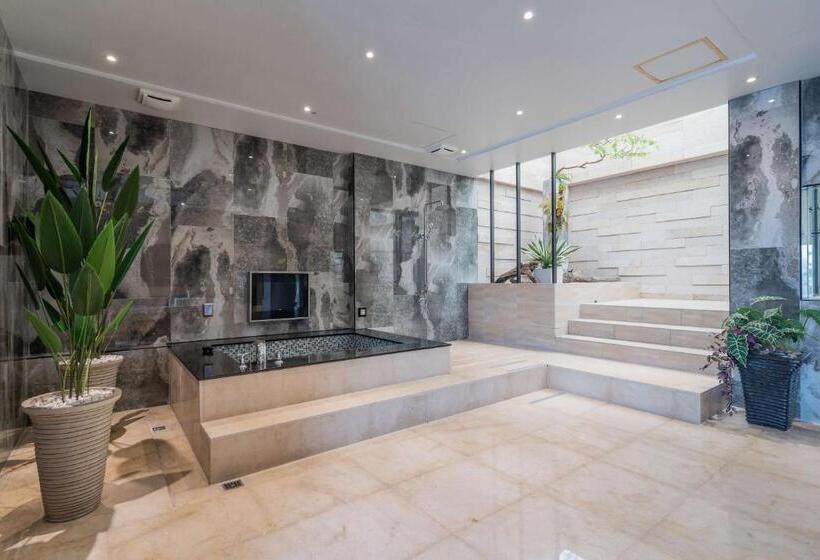 اتاق راحتی, Aquarius Motel