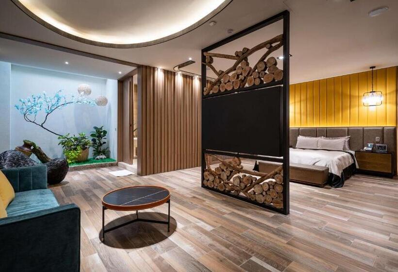 اتاق سوپریور, Aquarius Motel