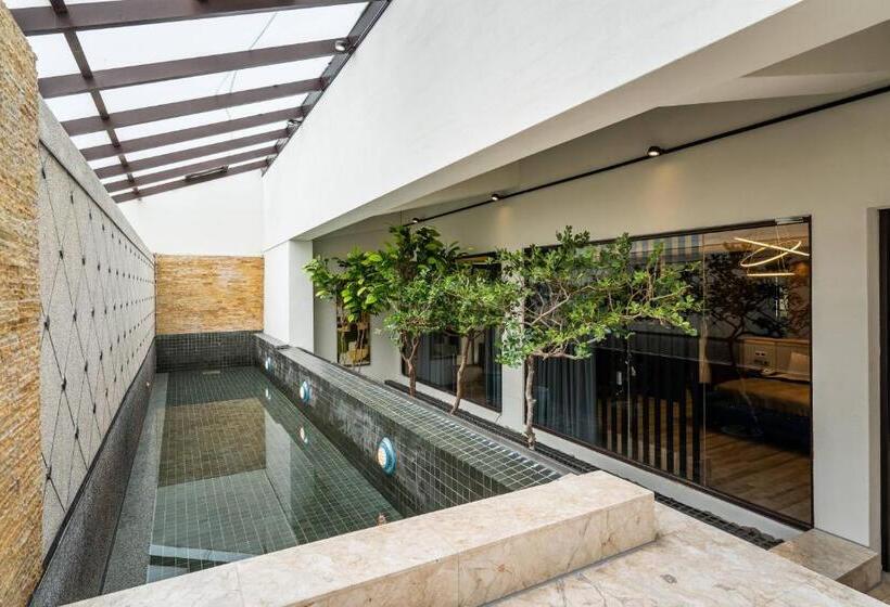 اتاق استاندارد با چشمانداز استخر, Aquarius Motel