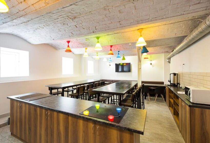 家庭房间共用浴室, Makarov Hostel