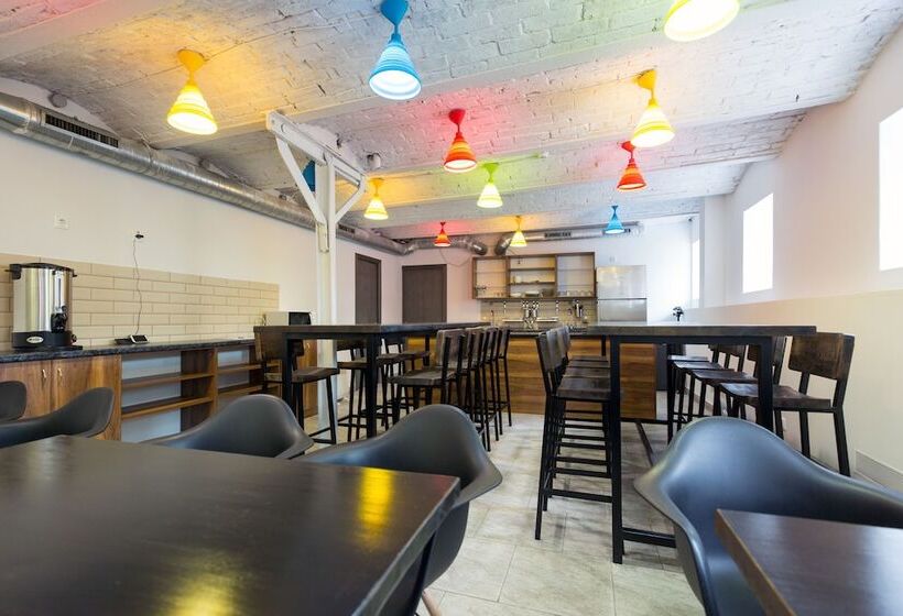 家庭房间共用浴室, Makarov Hostel