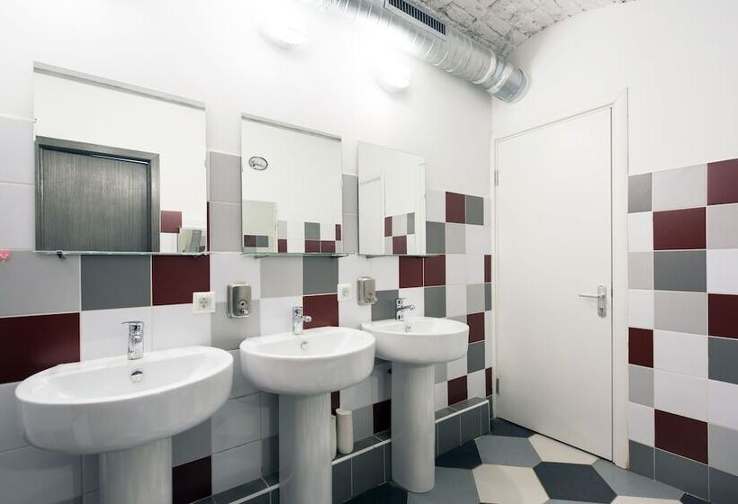 Семейный Номер Совместный Санузел, Makarov Hostel