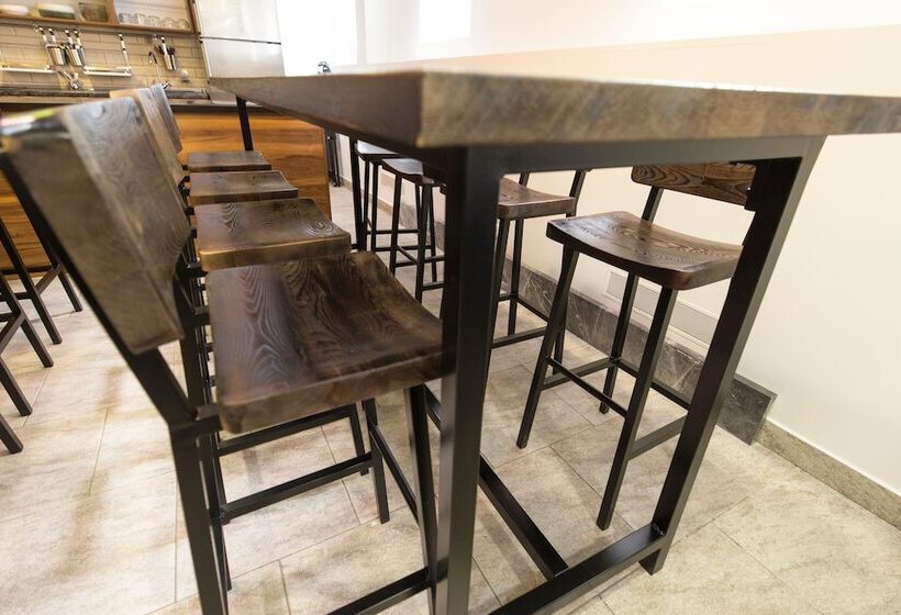 家庭房间共用浴室, Makarov Hostel